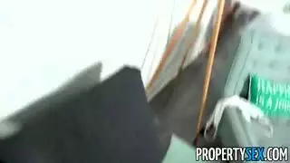 استعراض تعري فاحش ينتهي بكشف الثدي العاري