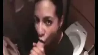 إباحية مجانية: آن يونغ تئن على قضيب أسود ضخم