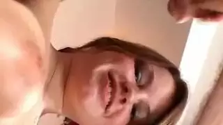 زنجبيلية تُضرب في جميع ثقوبها
