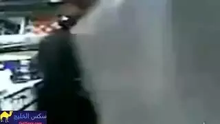 مصرية تتناك في محل خضار