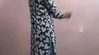 ولد يكشف امه تمارس الجنس مع شخص غير ابوه