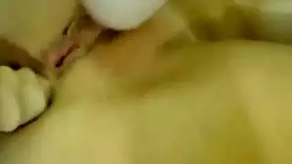 أريد أن أضرب تلك المؤخرة الساخنة بقوة وأسمعك تئن