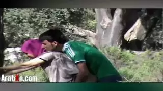 نيك عربي في الأدغال: فعل قوي وبدائي