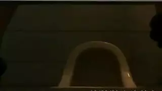 بورن على جانب الطريق: سائقة التاكسي كارابيلا تمص قضيبًا