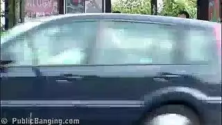 ينيكها بعنف في الباص