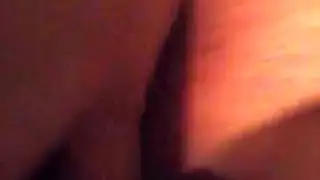 نجم بورنو برازيلي يرش السائل على قضيب قاسٍ