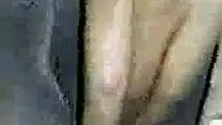 جلسة استحمام مثيرة لعاهرة سمراء بمفردها