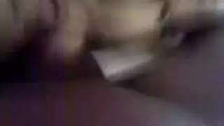 امرأة ناضجة تهيمن على شاعر شاب في جماع إباحي صريح