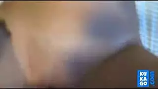 طالبة تحتفل بممارسة الجنس العام وقضيب ضخم