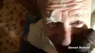 كأس سحري منقوع في سوائل المهبل