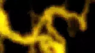 بيلعب معاها واقفش بززها