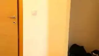 استمناء عاهر بدسار مزدوج يجعل هذه الحلوة تفوت موعدها