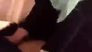 صديقة الساخنة مارس الجنس من قبل حمام السباحة