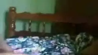 الشباب يستيقظ بسرعة كاسيدي إعطاء اللسان