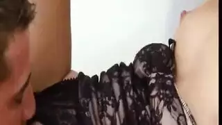 مشهد إكس إكس إكس: مص الأصابع ونيك قوي