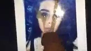 الجنس الفموي الخارجي لشين غون: إباحية بجانب المسبح