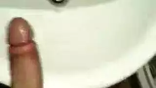 عمود شاحب يُدس بعمق في فرج مراهقة شعراء حمراء