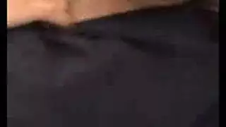 الرجل الوسيم والشقراء الساخنة يمثلون حبًا سرا مع بعضهما البعض أثناء وجودهما في المنزل وحدهم