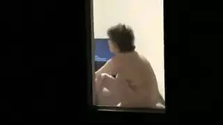 جنس انتقامي: الجار يمارس الجنس مع فم وزوجة زوجته بخشونة