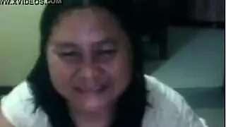 ممرضة ناضجة ترفض الألعاب وتأخذ قضيب حقيقي من مريضها في فيلم بورن طبي صريح
