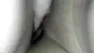 طالبات مراهقات ساخنات يتظاهرن من أجل قضيب سميك
