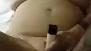 ميلف متطورة بنظارات شمسية تقدم مصة فوضوية