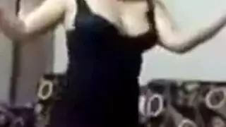 مشهد شرجي لامرأة مصرية ناضجة مع إنهاء داخلي