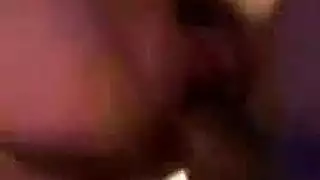 الفتاة المرنة ارييل لين تقطر عرقًا على قضيب متصلب