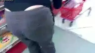 عيد ميلاد ثلاثي الاتجاهات: شرج مثلية ولعب بالعُدَد