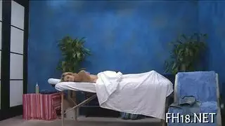 ينبك بيضاء علا البطن