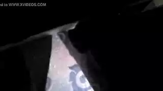 حركة هزاز يومية لتلك اللاتينية النحيلة المرتدية للجوارب الطويلة السوداء
