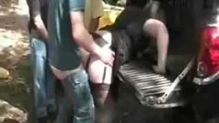 جنس جماعي على جانب الطريق سكس سيارة بدون واقي مع نهاية قذف داخلي