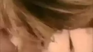 قضيب الوكيل يحفر بعمق في عاهرة متحولة