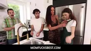 زوجة الاب والمراهق مترجم
