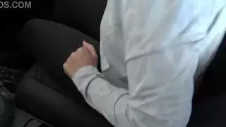 الجدة الألمانية تغوي لاجئًا سوريًا شابًا لجنس صارخ