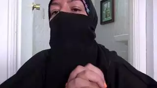 تحالف غير مقدس: قضيب فرنسي يغتصب فتاة مسلمة مغرية