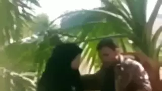 ابتلاع قذفتين: الفتاة الجامعية تخدم أقضبة أعضاء هيئة التدريس