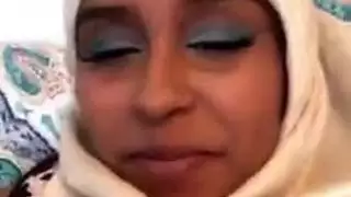 هوس فموي: إشباع كس محترق باللسان