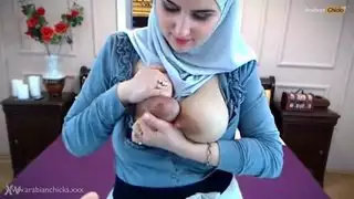 حمام حليب مزدوج للثدي إغراق في بورن رضاعة قاسي