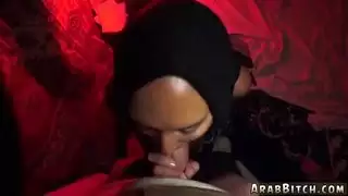 أول مرة شرجية لمراهق عربي نحيل مع قضيب أفغاني سميك