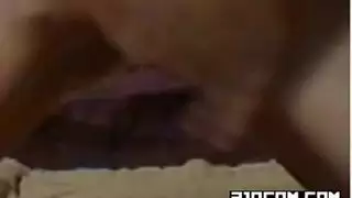 كس مراهقة يتم ملؤه بالسائل المنوي