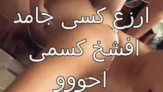 زوجة مثيرة تنك مرتين: على طاولة المطبخ ثم السرير – فعل قوي