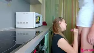 كس نحيف جائع لقضيب سياسي سميك