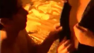 أخذها اثنان في غزة: تناوب على فتاة مستعدة