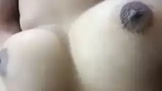 عربية وقحة تمص وتمارس الجنس