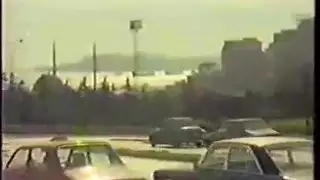 فتاة مطيعة تأخذه كله بعمق وبقوة