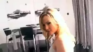 الرقص على العمود الإباحي الشديد يجعل الرجال يقذفون طوال الليل