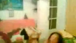 جنس جزائري صريح: ضخ كسها مليئاً بالسائل المنوي