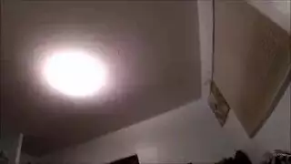 وقوف كلبياً: سمراء تأخذه عميقاً في مؤخرتها