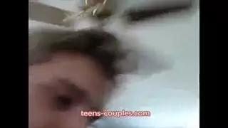 شباب شباب يمارسون الجنس الحلقي مع بعض بعنف